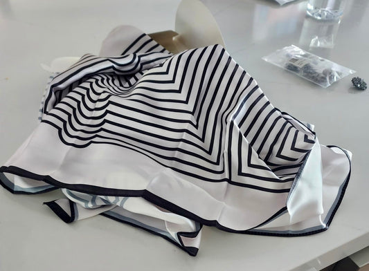 Bella: Elegant & Versatile Scarf