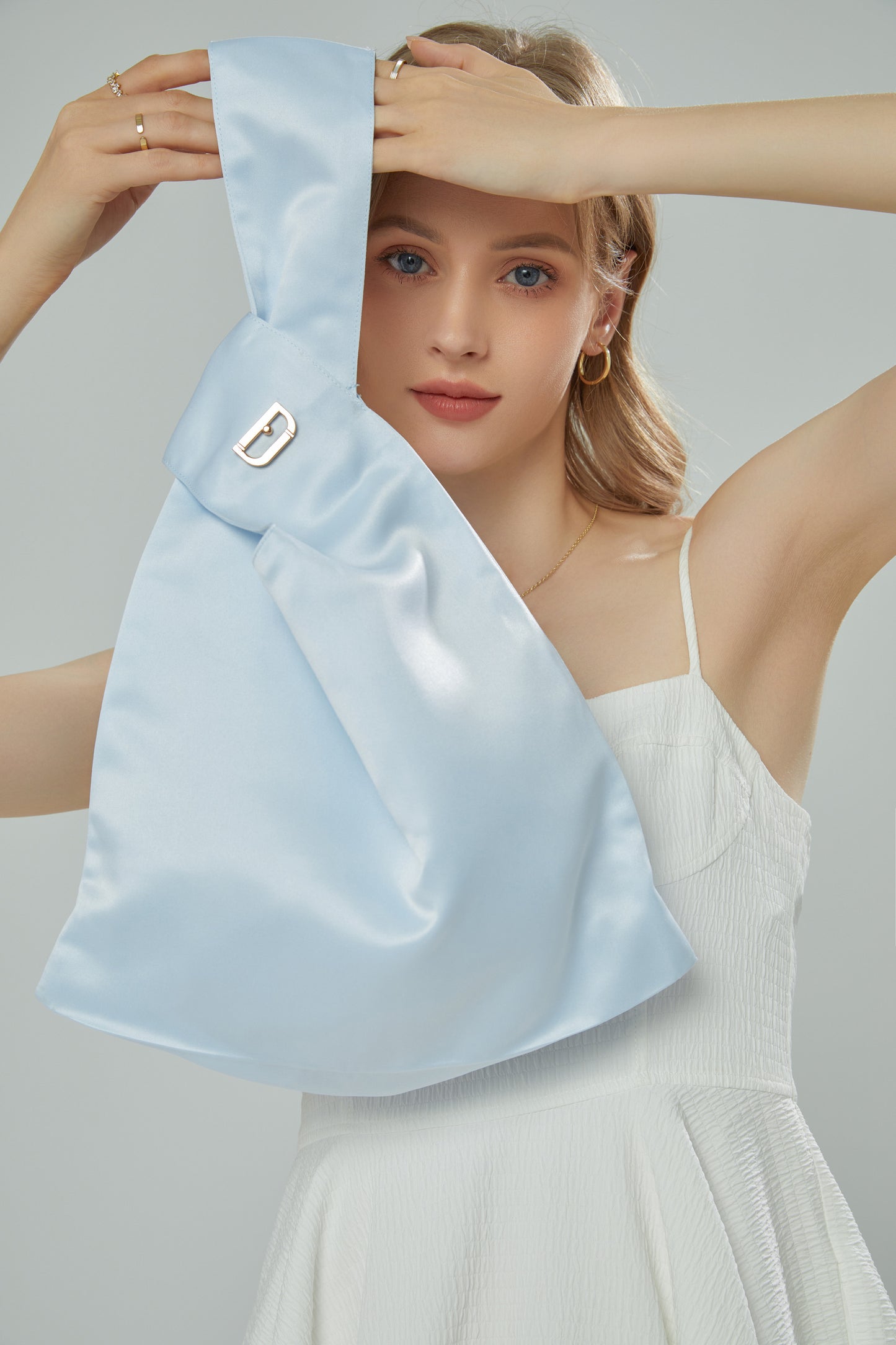 Chill Clutch Bag - Icy Sky
